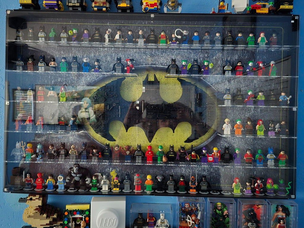 Wall Mounted Display Case for LEGO® Batman™ Logo & 121 Minifigures (76330)