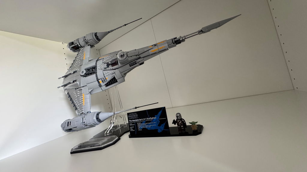 Display Stand for LEGO® Star Wars™ The Mandalorian's N-1 Starfighter™ (75442)
