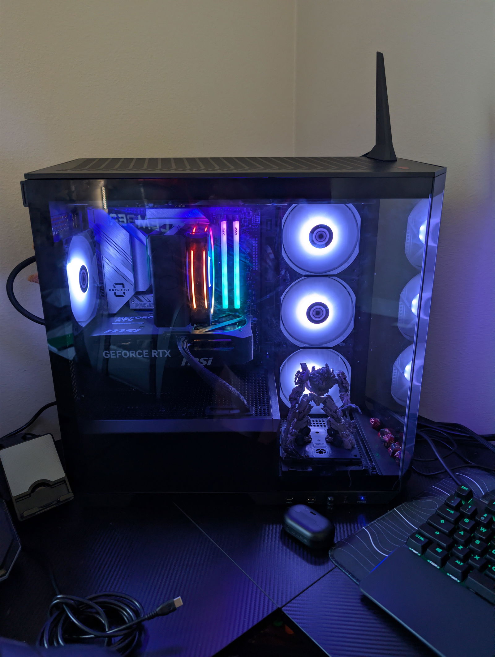 I5　デスクトップPC GX16 Epic Gaming Laptop: Discover the RTX 5090 by XOTIC PC