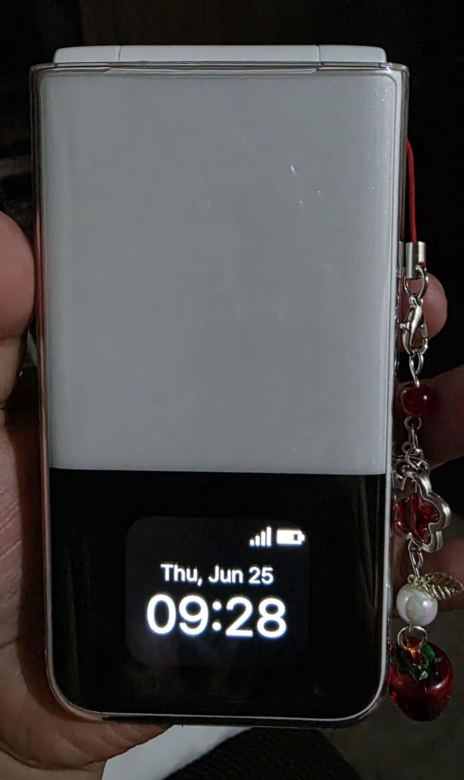 ALT MIVE Style Folder 2 AT-M140 - Unlocked - Android 14 Smartphone