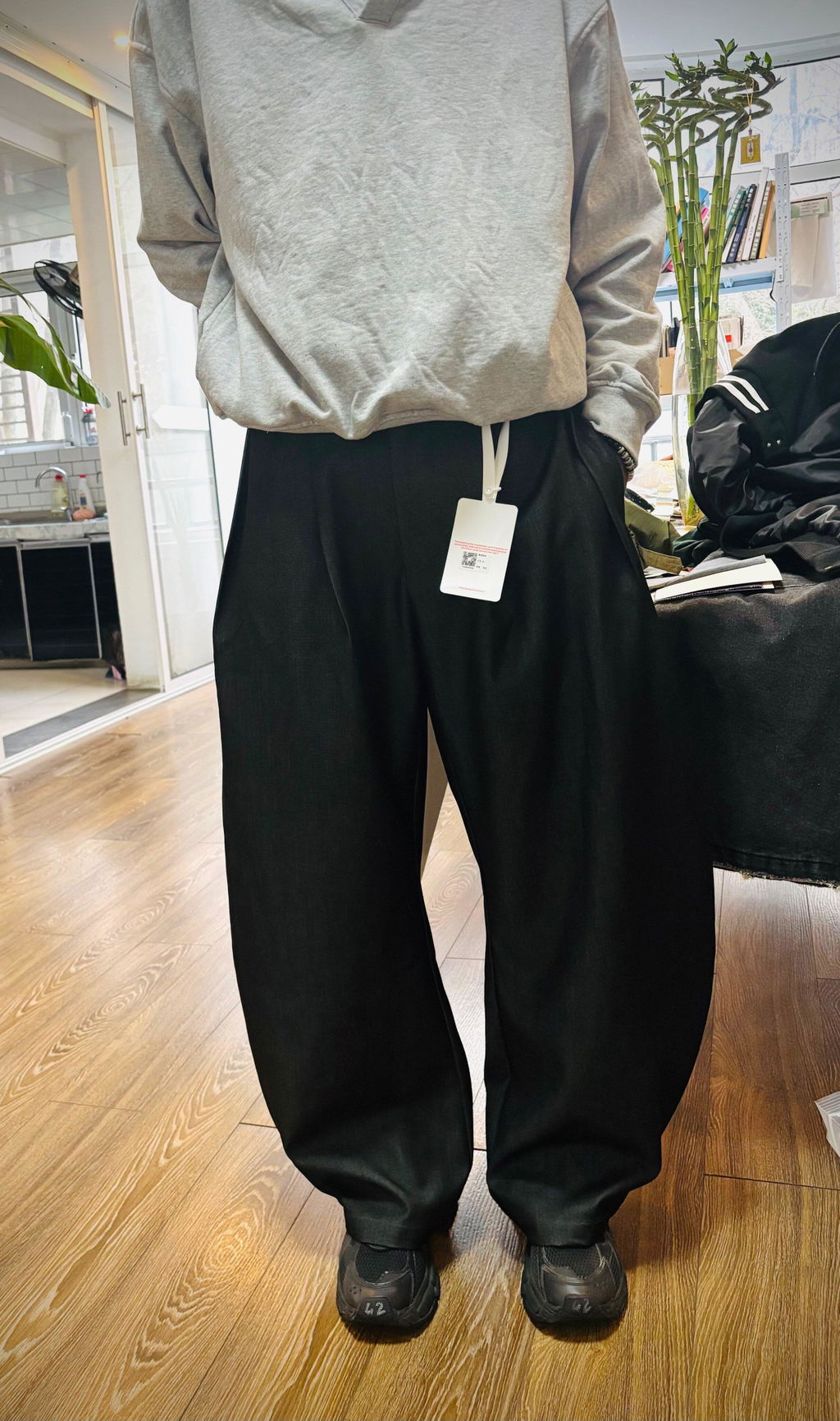 YHONE Bold Pants