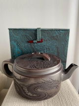 Yixing Zisha Teapot [Dragon Hanwa] (Gu Tong Wu Ni - 460ml)
