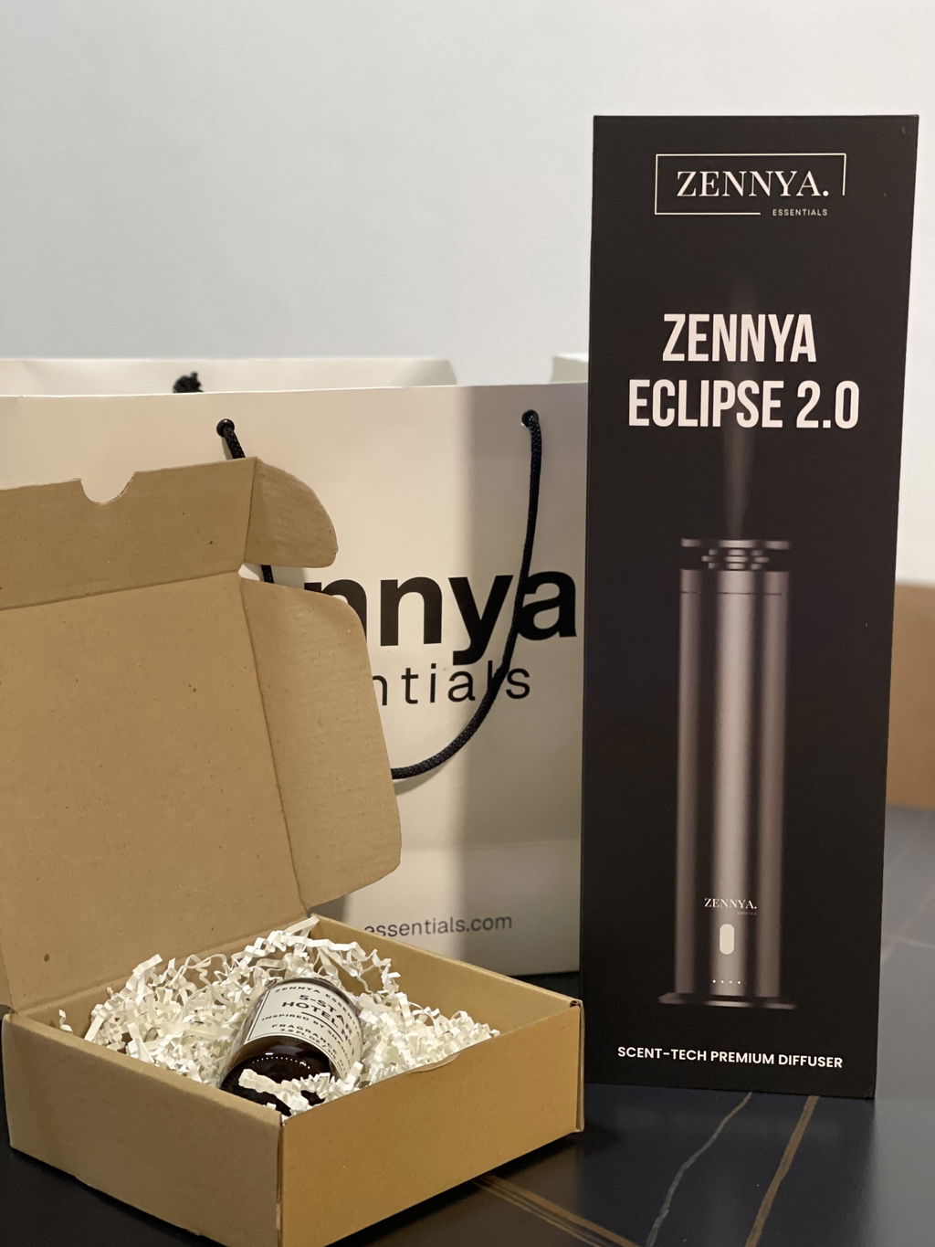 zennya® Eclipse 2.0 Diffuser & Essential Oils Set