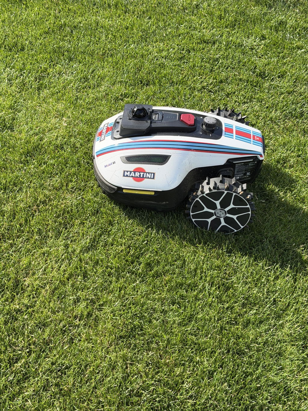 Mammotion Yuka mini Mähroboter Premium Design-Folierung